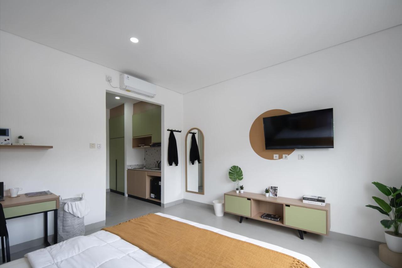 Suite Room with Pantry