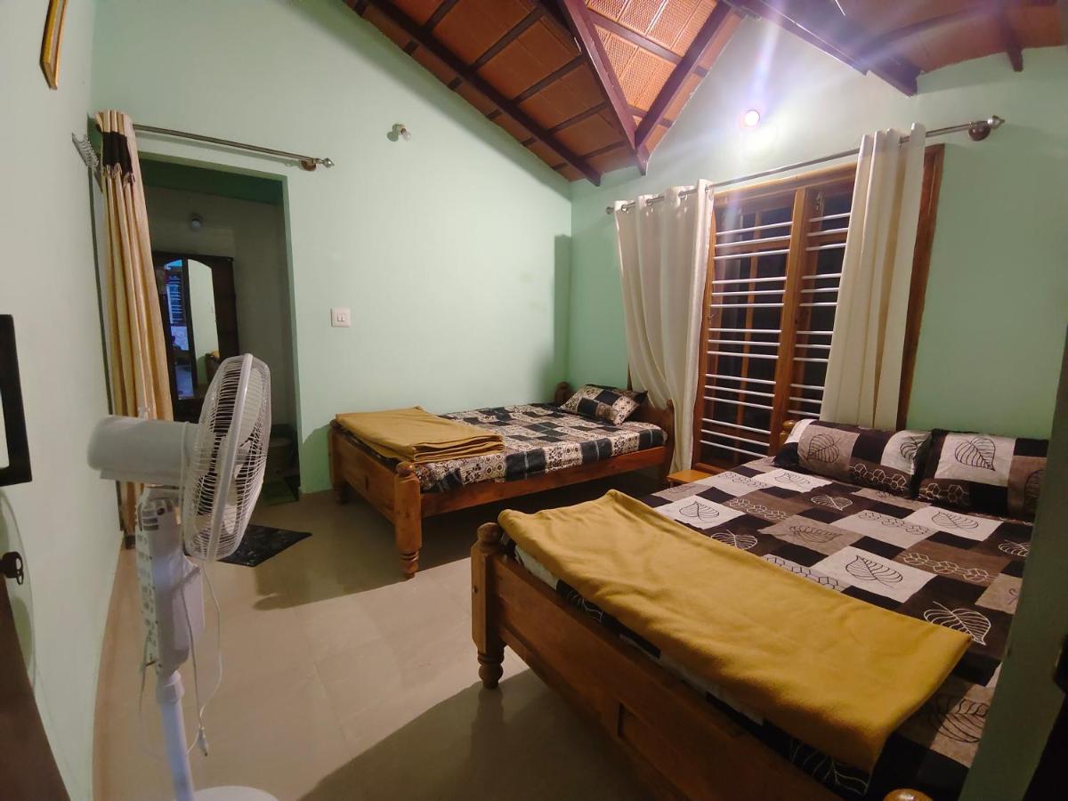 Himagni Homestay - Entire Villa - B&B Sakleshpur