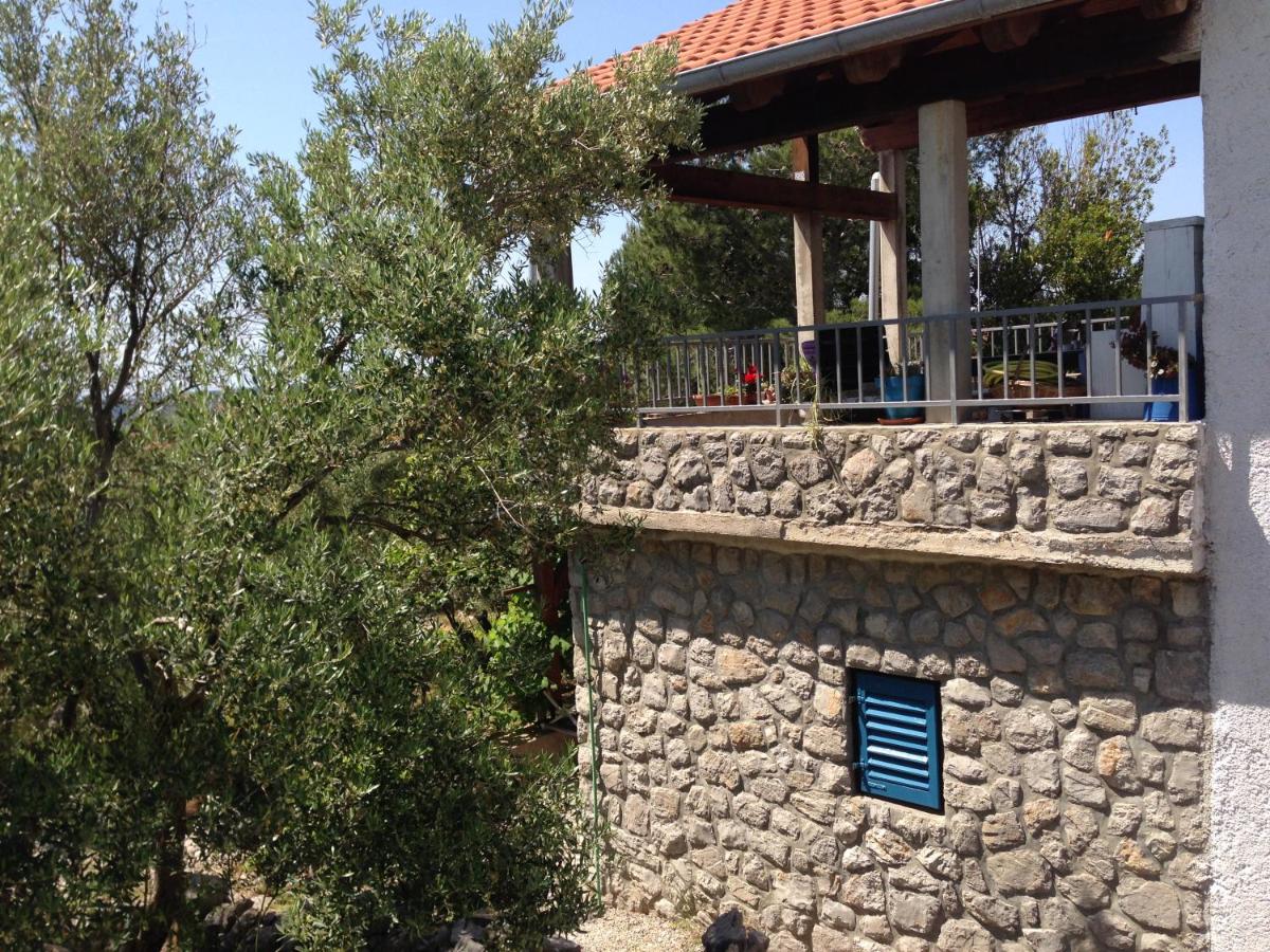 Lili Apartments, Sv Dunata 18 - B&B