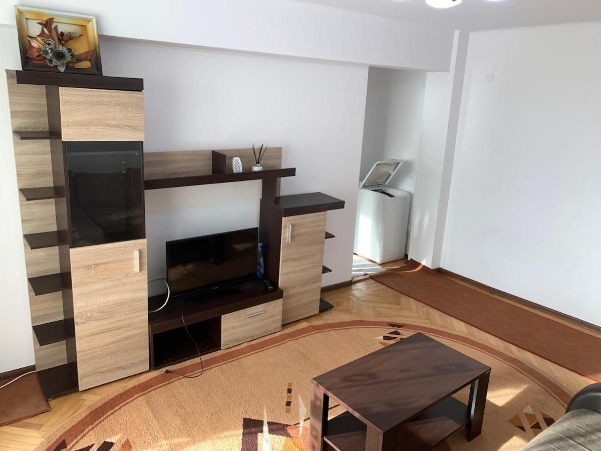 Old Center Apartment - B&B Craiova