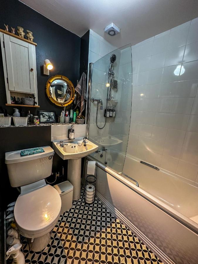 Camera Matrimoniale con Bagno in Comune