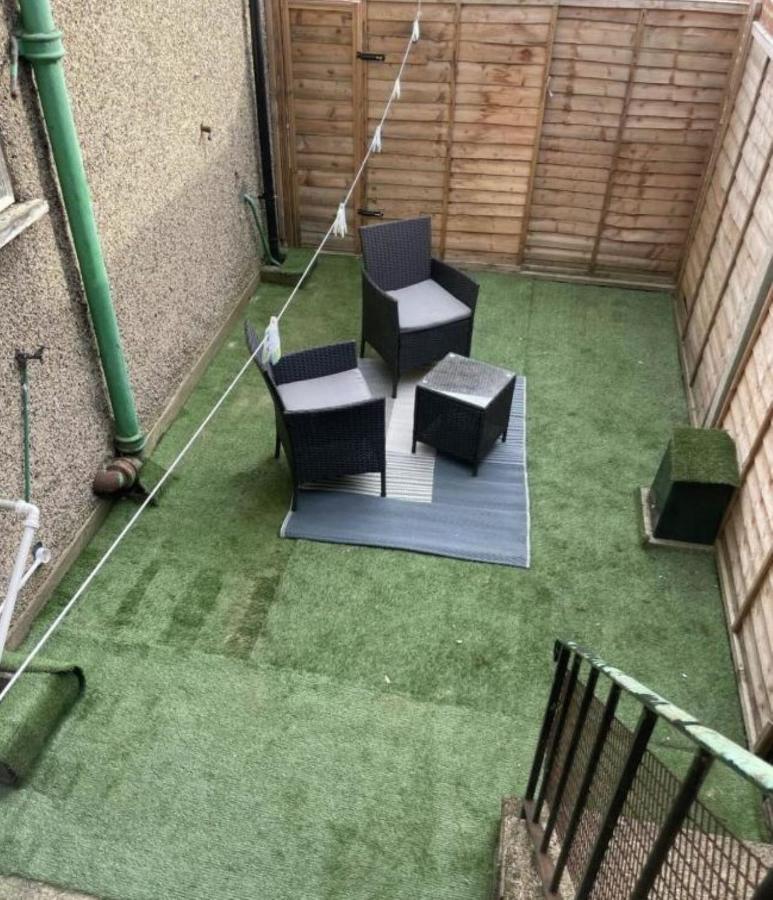 Lavish Rayleigh Apartment - LMV Property - B&B Rayleigh