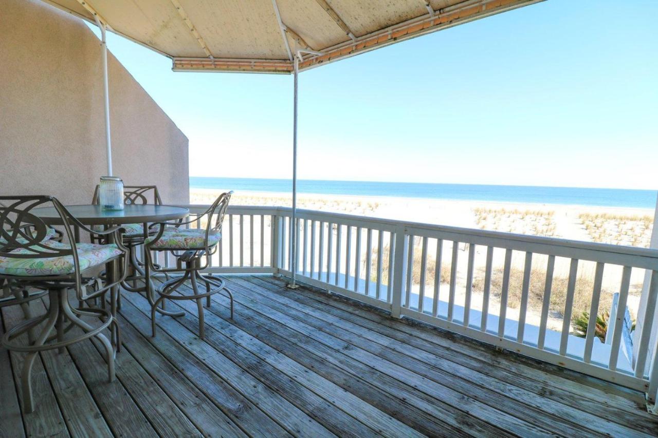 Victoria's Beachfront Retreat - B&B Tybee Island