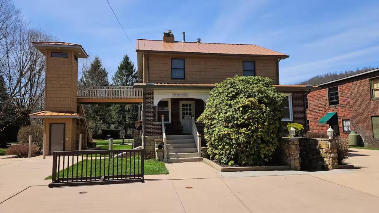 Riverfront Vacation Rental with Shared Facilities in Confluence, Pennsylvania - B&B Confluence