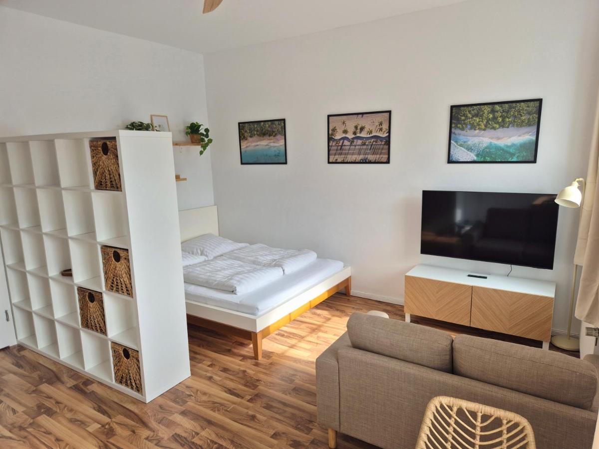 Studio 3 - Apartments am Schloss - Bed and Breakfast Oberschleißheim