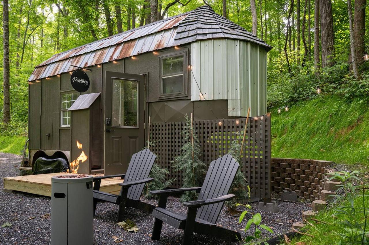 The Portkey - Magical Harry Potter Themed, Hot Tub, and Fire Pit - Chambres d'hôtes Sylva