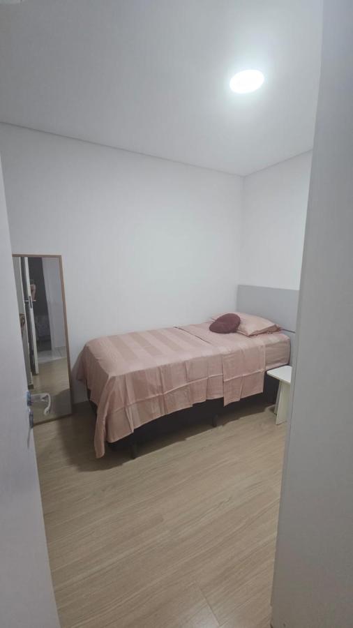 Quarto para 2 pessoas com Ar e Cama Nova na Ponta Negra - B&B Manaus