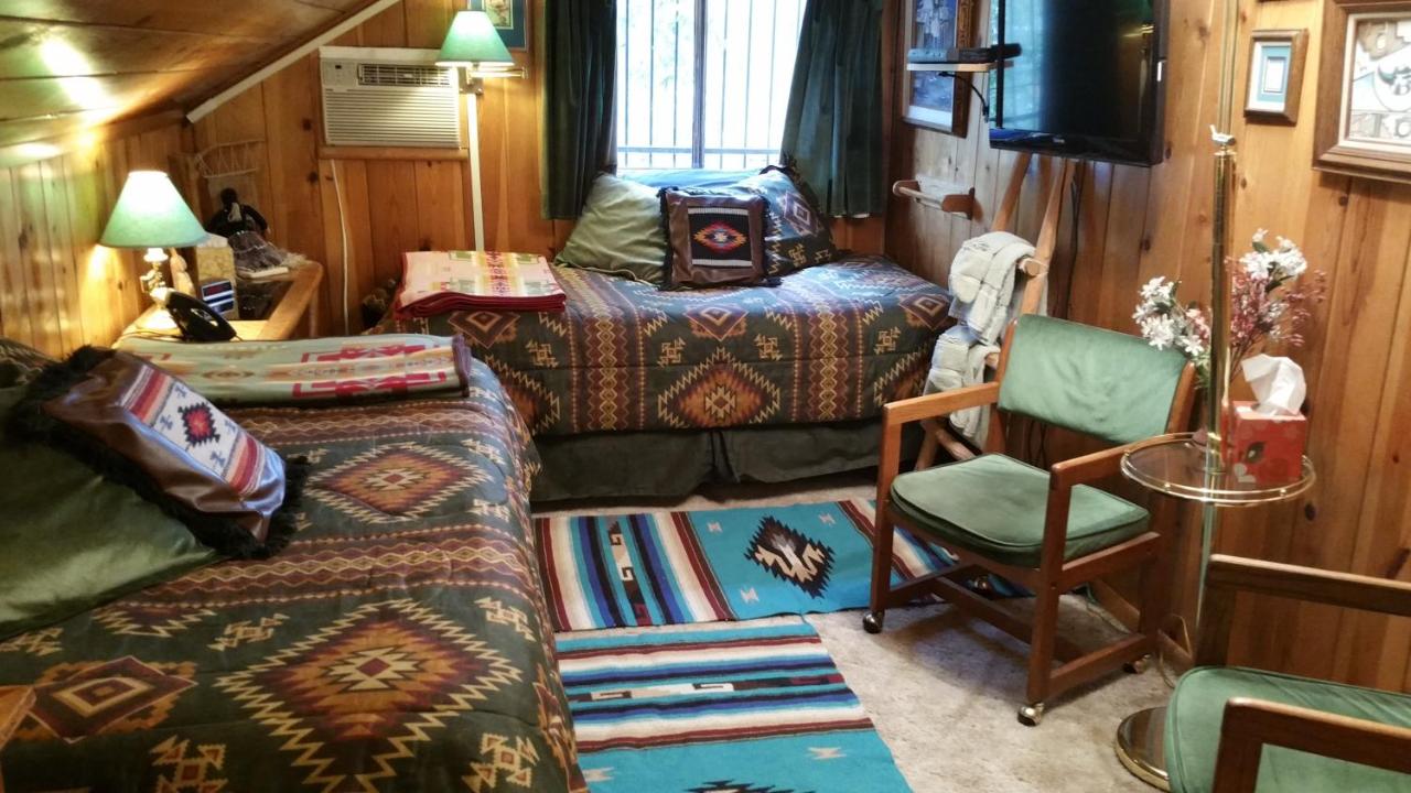 Double or Twin Room with Private External Bathroom