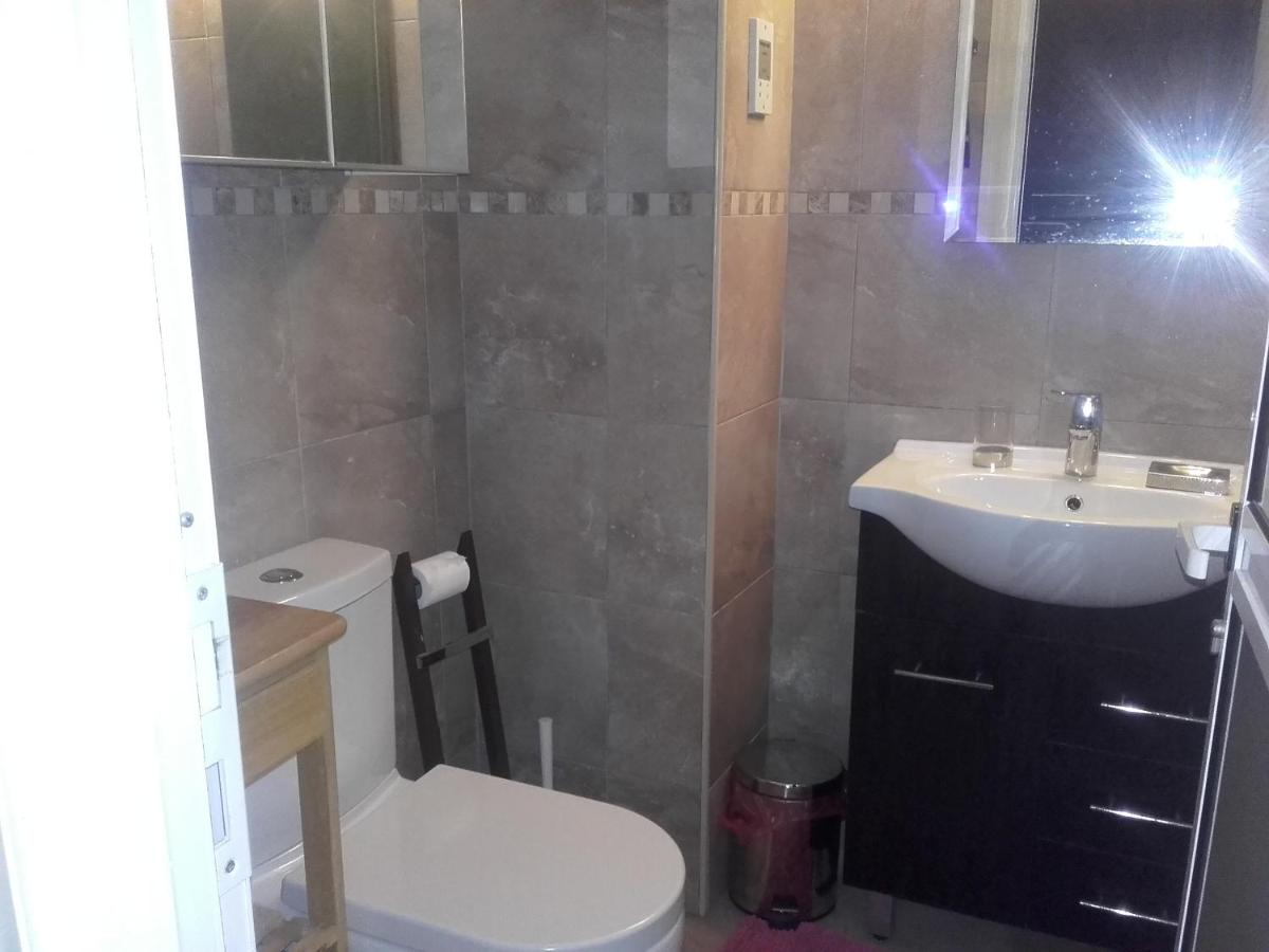 Property Direct Stadem Apartment Second Floor - Chambres d’hôtes Larnaca