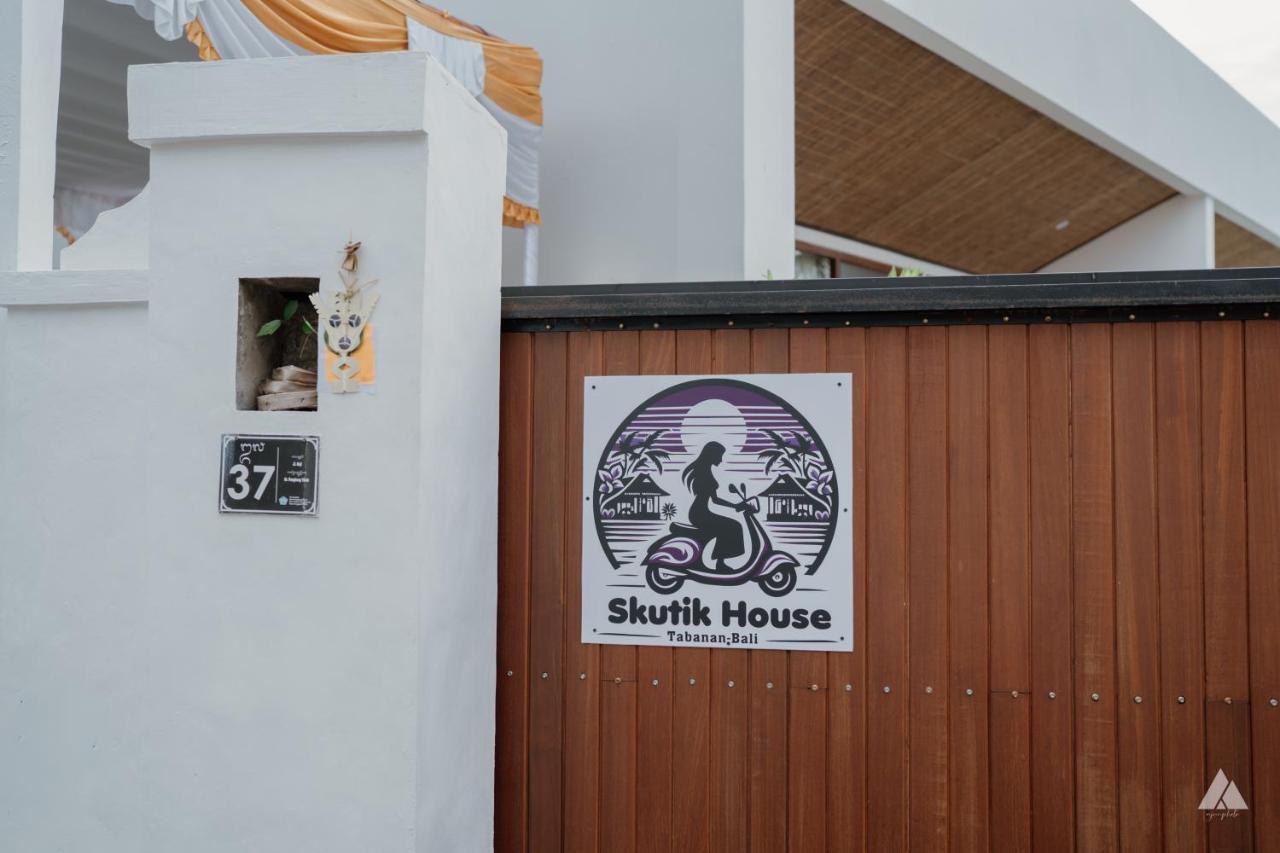 Skutik House - B&B Tanah Lot