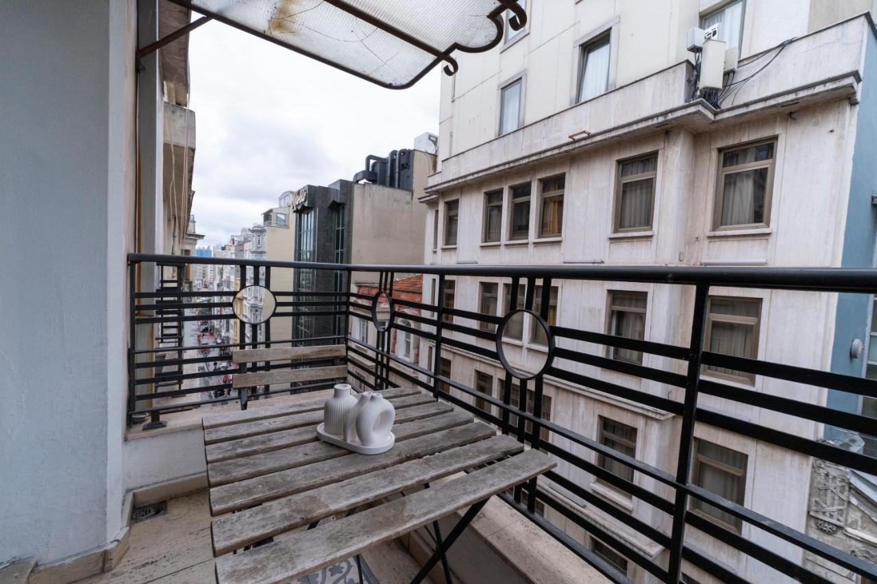 Central 3-Bedroom Apartment with Balcony and Elevator - B&B Istanbul