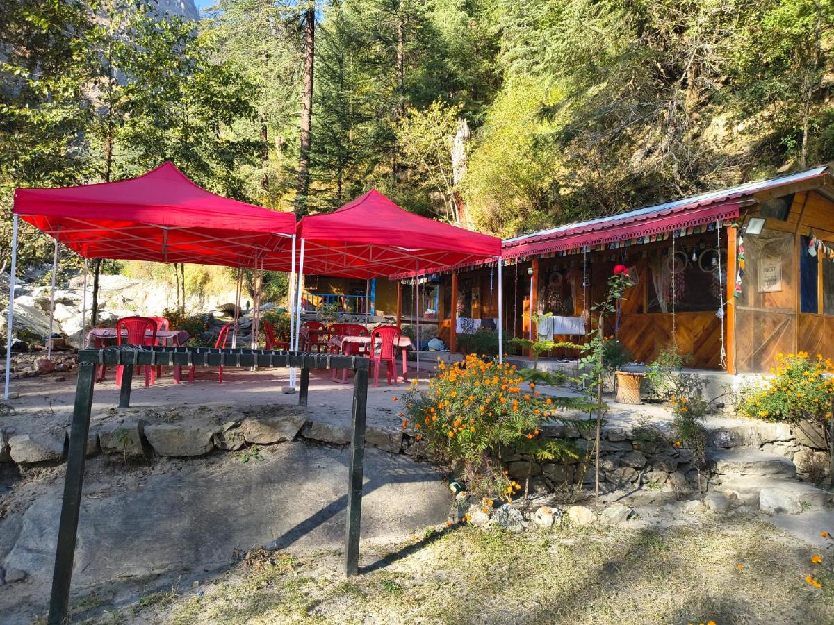 Shanti People Huts And Cafe - B&B Kasol