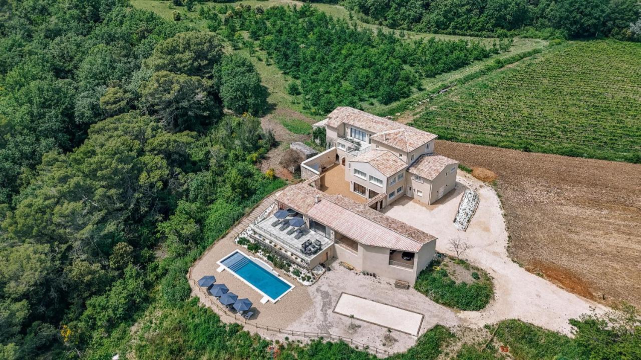 Mas de Toulair, Spacieuse villa d'exception 5 étoiles - B&B Saint-Christol-de-Rodières