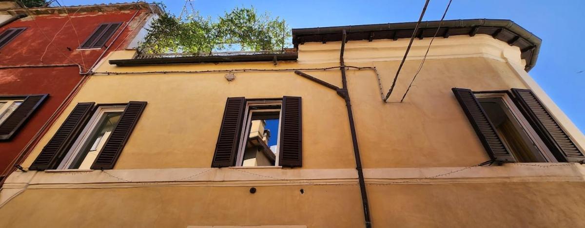 Alloggio all’Ombra del Campanile - B&B Riano