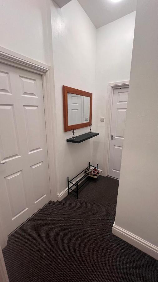 Modern & Spacious 2-bed flat - Central Cardiff - Fast Wifi - Long & Short Stay - B&B Cardiff