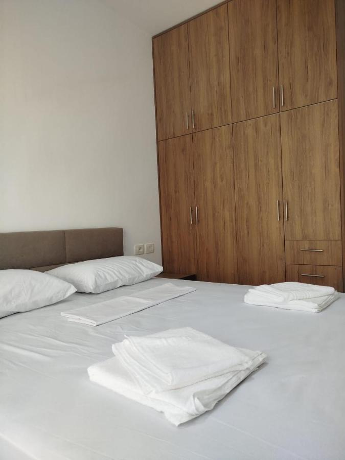 Comfortable apartment, stunning views - Bed and Breakfast Vlorë