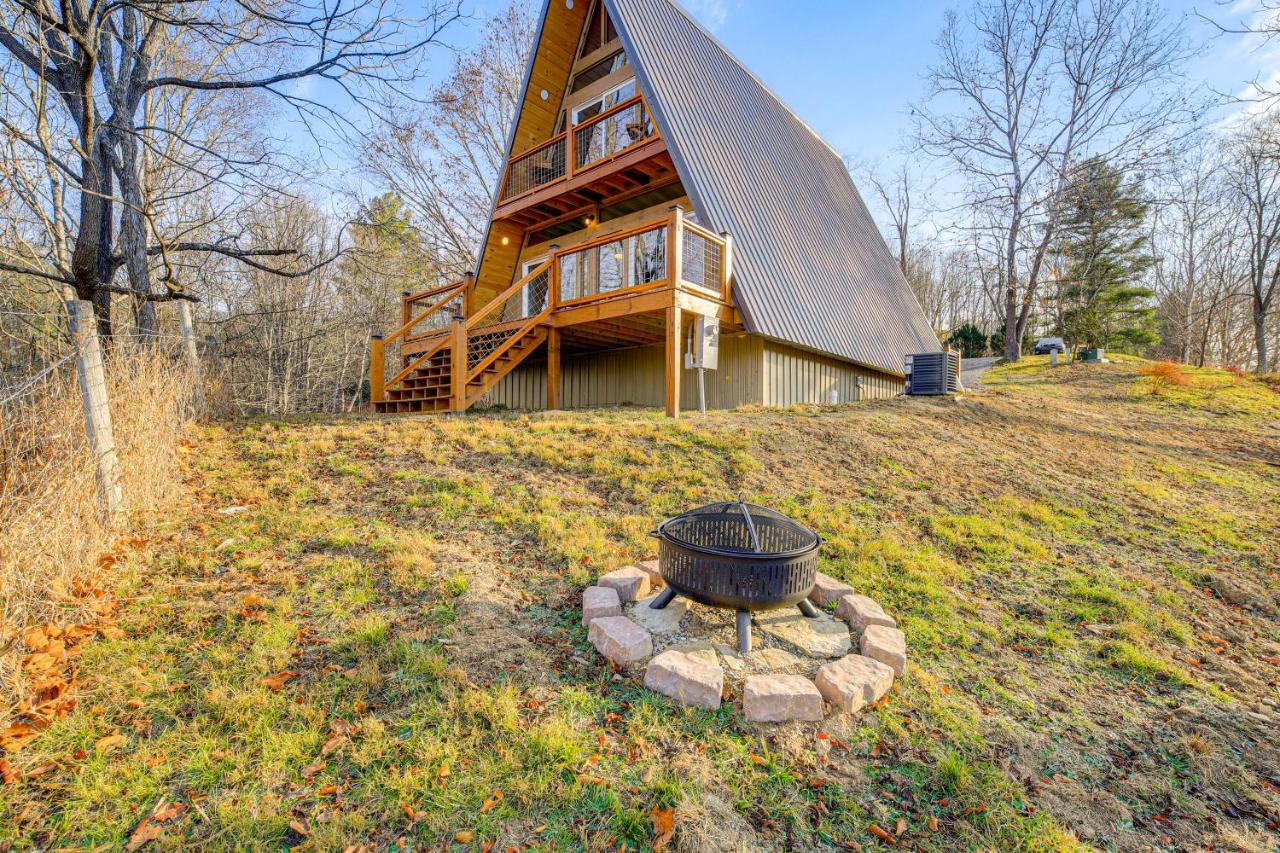 Steps to State Park! A-Frame Cabin in Piney Creek - Bed and Breakfast Piney Creek