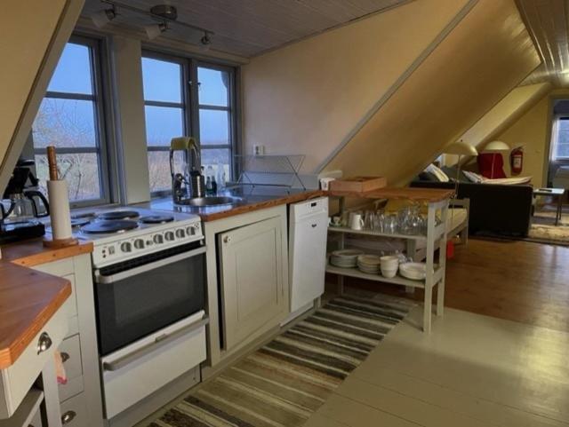 Eternellgårdens Lägenhet, Stenshuvudsvägen , Kivik - B&B Kivik