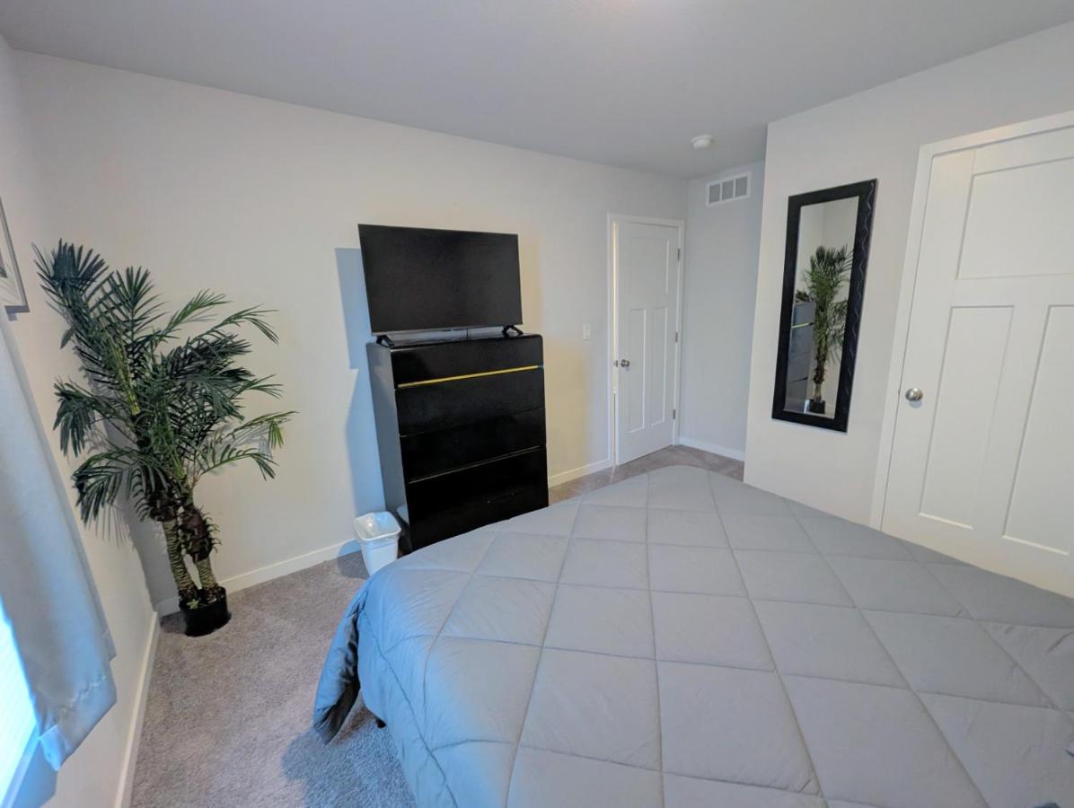 Modern Comfort - B&B Des Moines