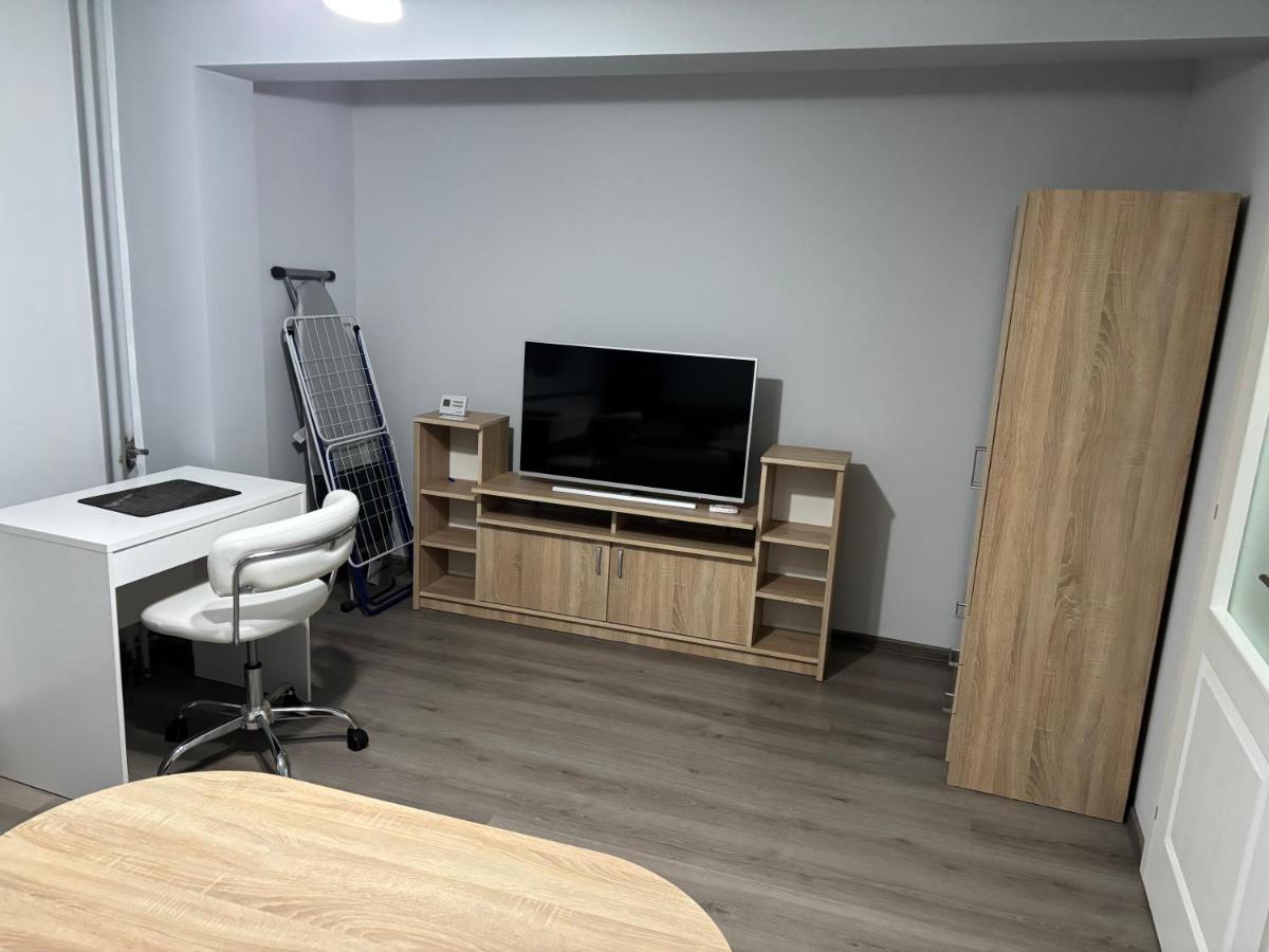 Garsoniera Rovine - B&B Craiova