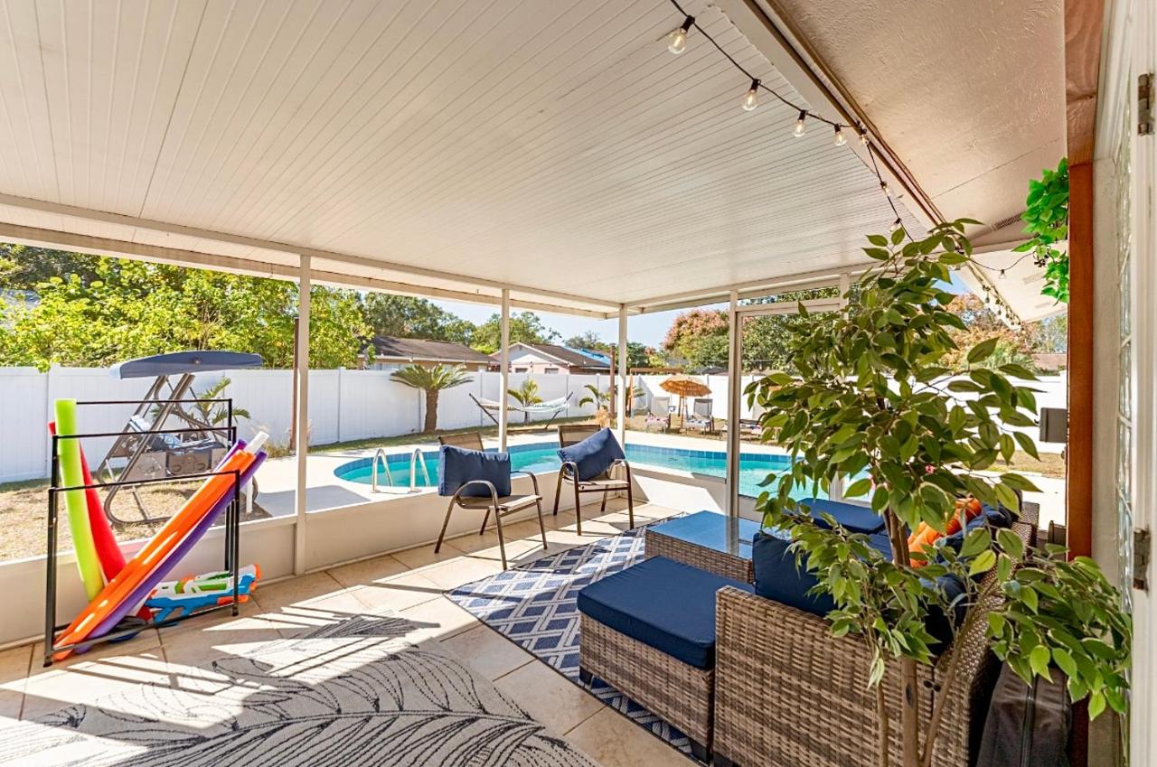 The Flamingo*4bed*pool*jacuzzi*foosball - B&B Valrico