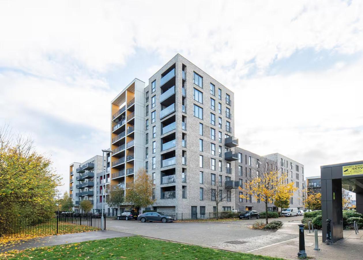 Bright 2BR Flat Parking 1 Min to Tube Metro Next to London Museum - Pass the Keys - Chambres d'hôtes Londres