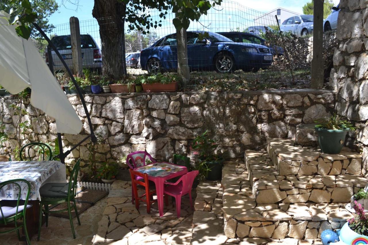 Apartmani Jenny i Tania - B&B Lopar