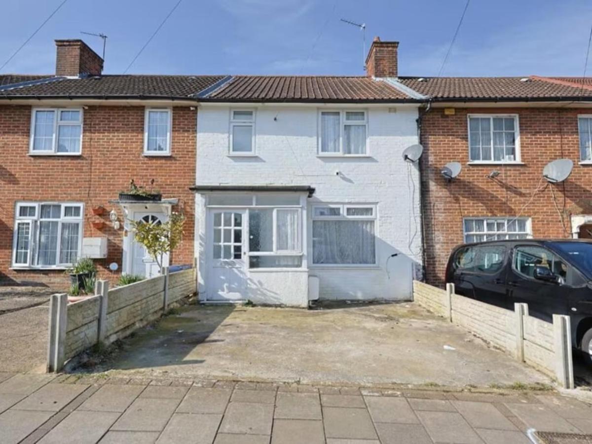 Bright Modern Mill Hill Home Free Parking and Garden - Chambres d’hôtes Edgware