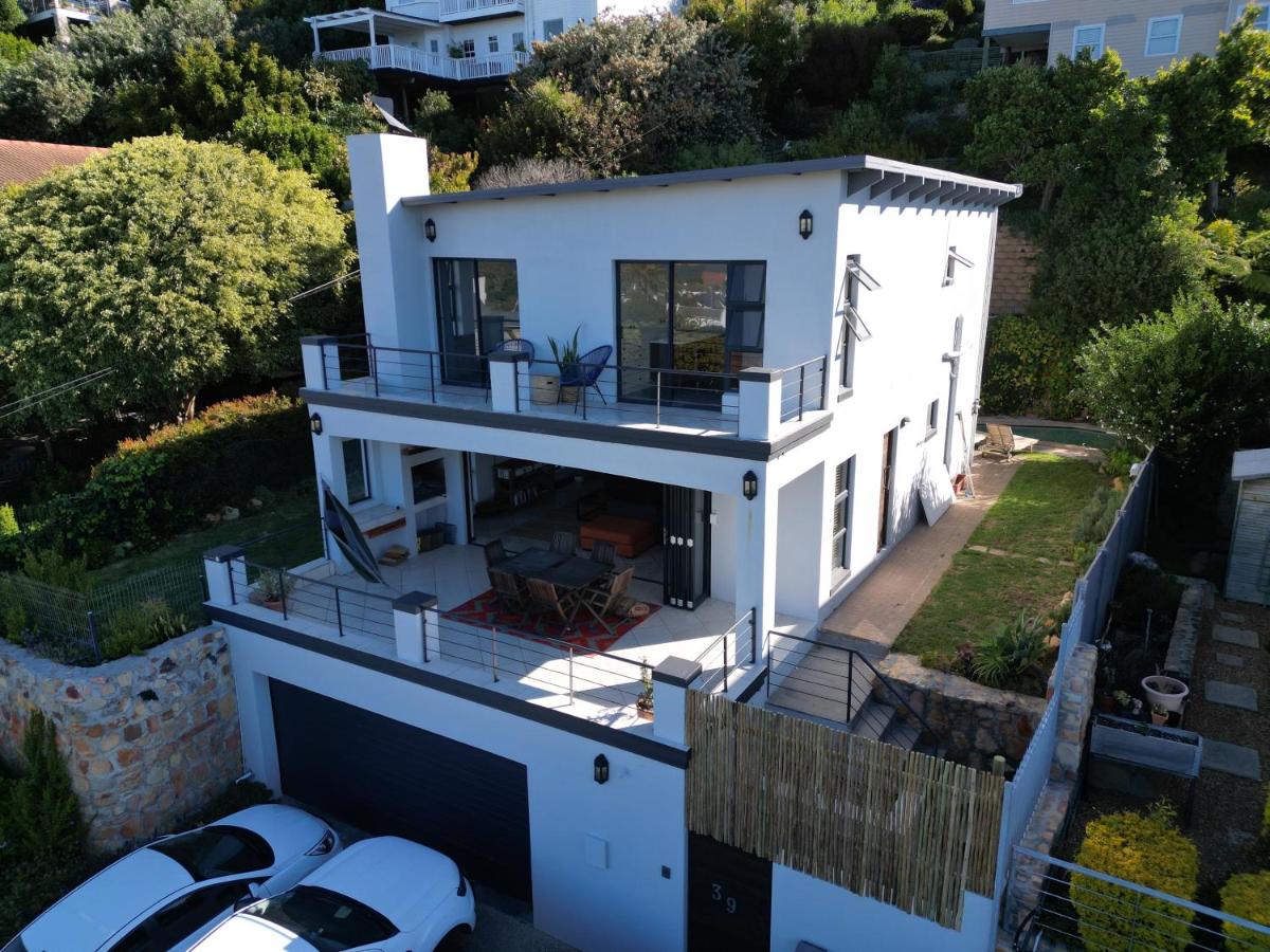 Spacious Seaside Escape - Pool,Fireplace,Great view - Bed and Breakfast Lakeside