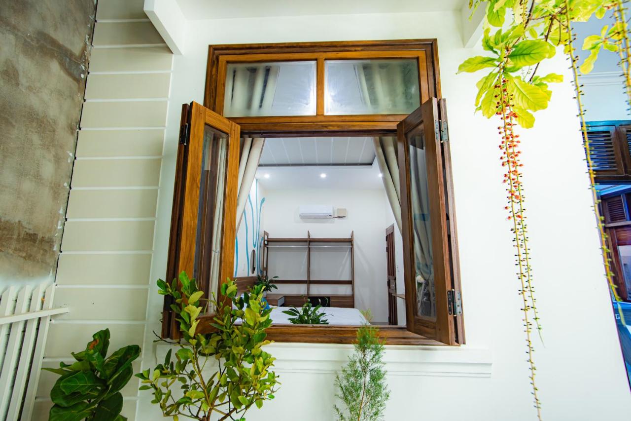 Queen Room with Garden View