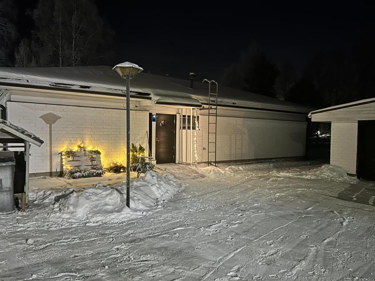 Villa Onnela with sauna,wifi and parking near Santa Village - B&B Rovaniemi