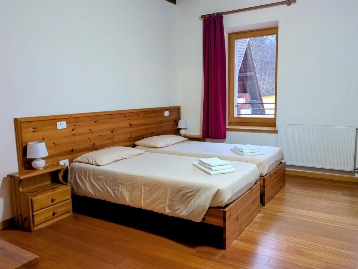 Triple Room with Mountain View