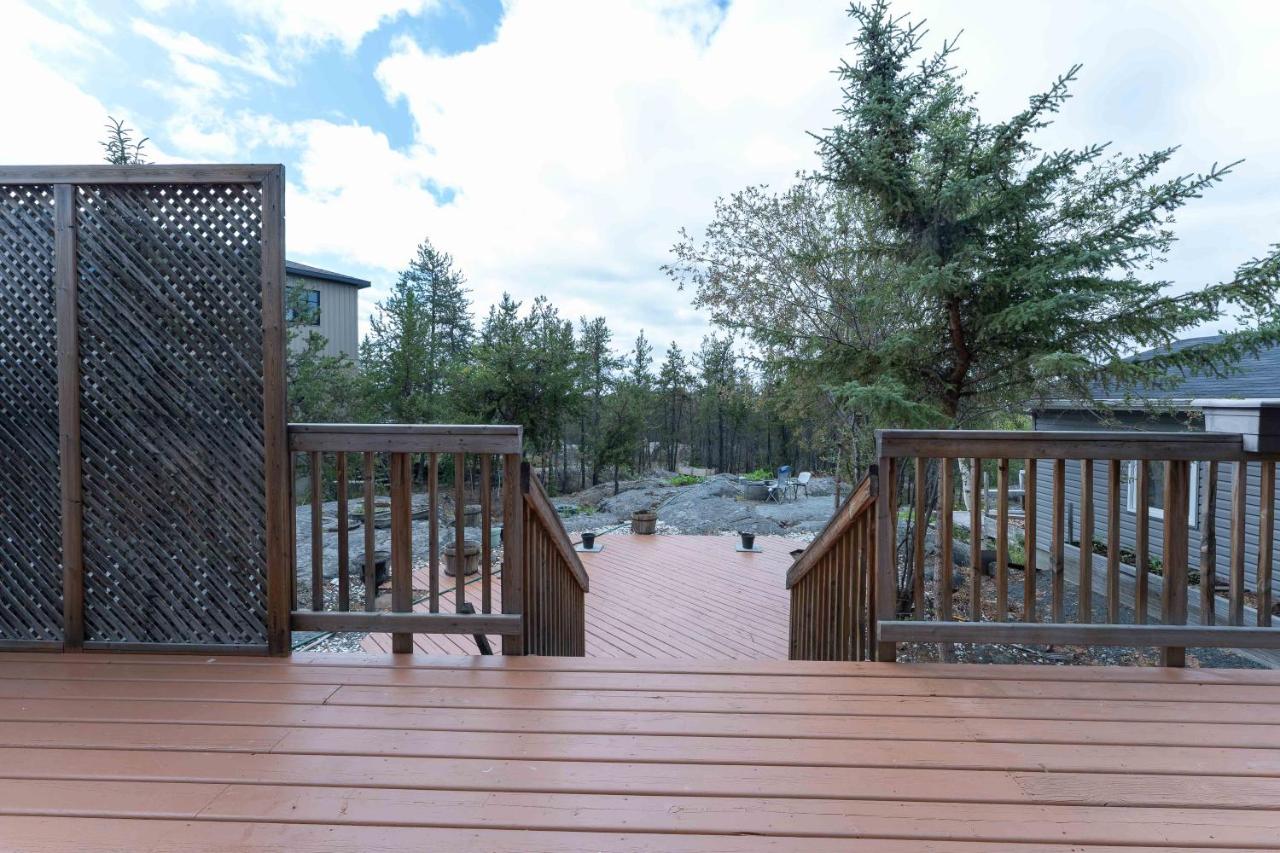 Northern Solace, 2 beds, 2 baths, 5 min to airport - B&B Yellowknife