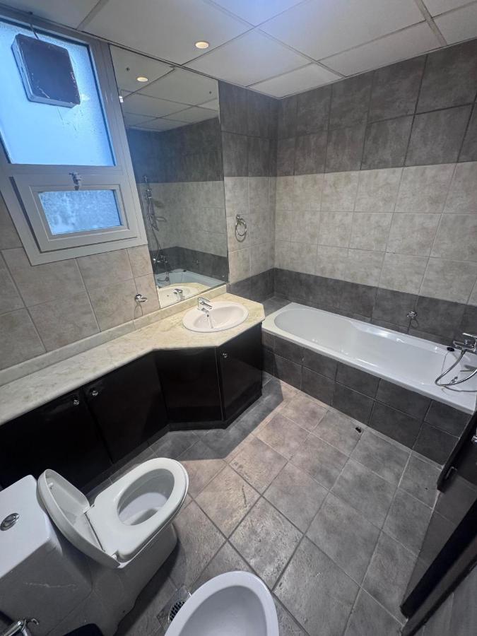 Deluxe Ensuite Room with Balcony & Twin Beds - B&B Dubái