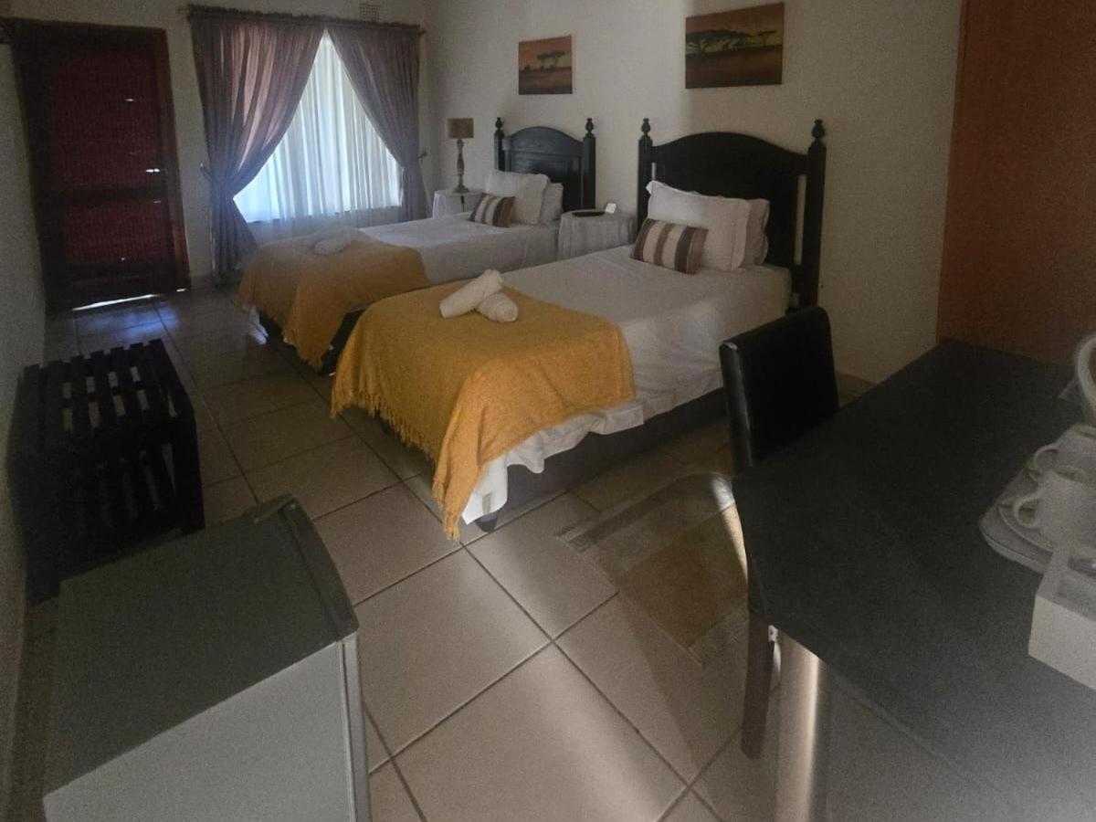 Camera Standard Doppia con Letti Singoli