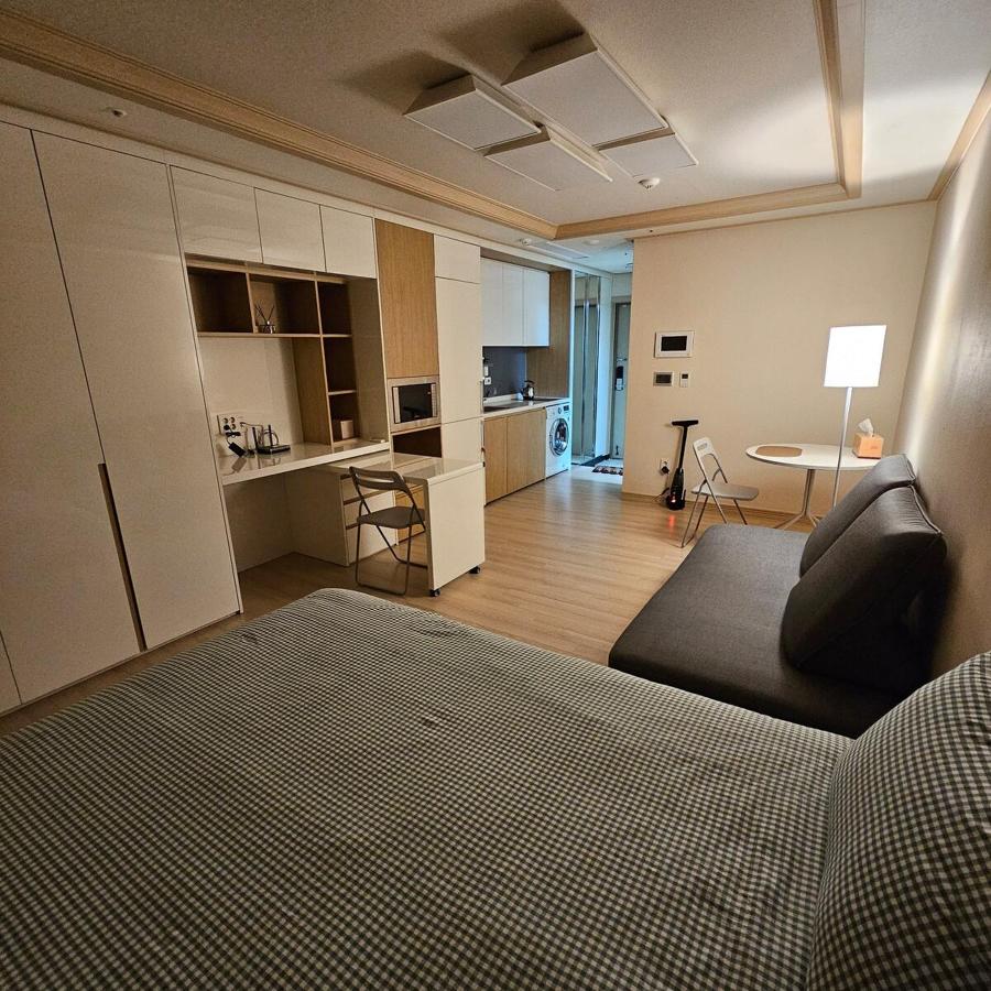 DMcity line 9, 1 minute - Chambres d’hôtes Séoul