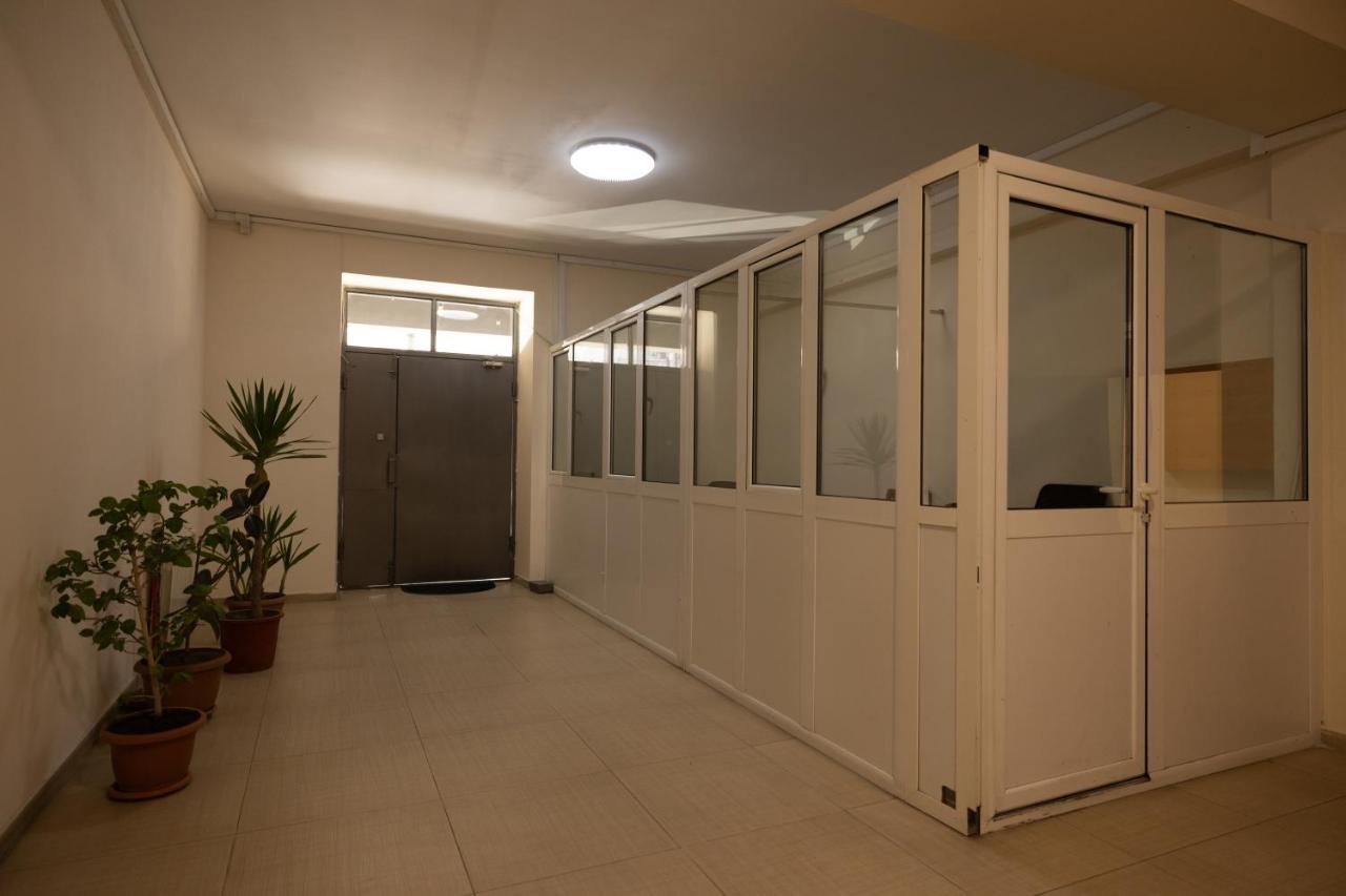 Downtown Yerevan Grand Stay - 3 Bedrooms & 2 bathrooms,200 SQM - Chambres d’hôtes Erevan