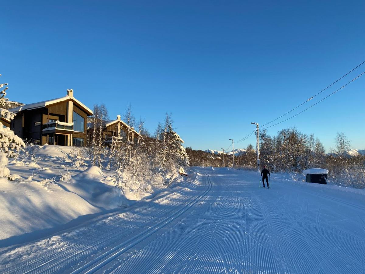New Apartment, Porch & Sauna, Sunnmøre Alps - B&B Stranda