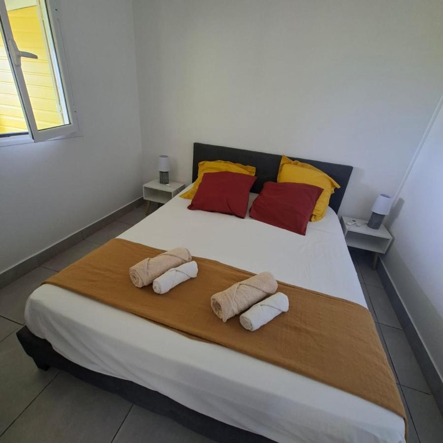  Two-Bedroom Bungalow with Sea View (4 Adults) 