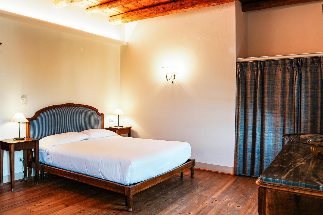 Camera Tripla Classic