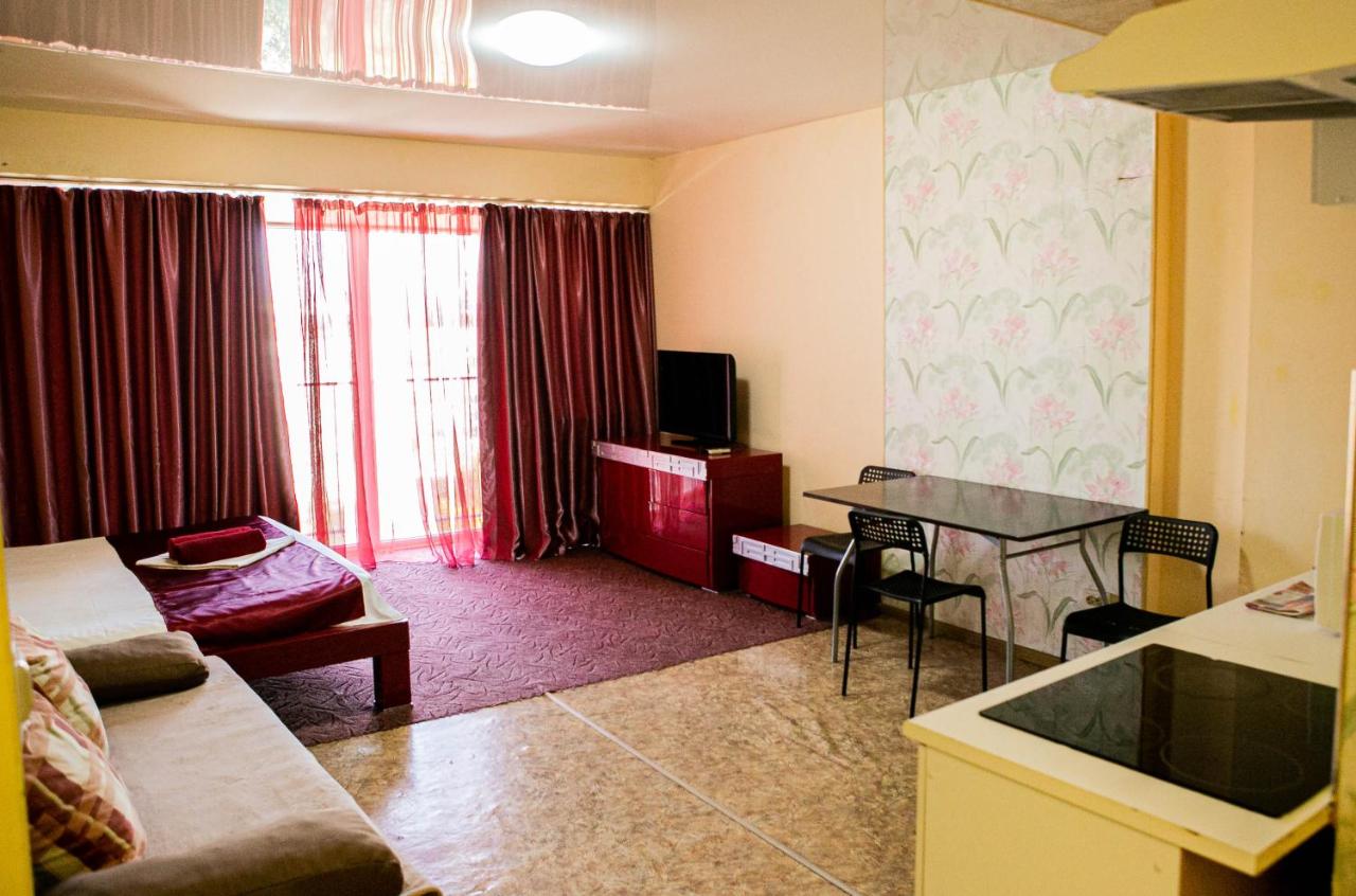 Studio Apartment-102