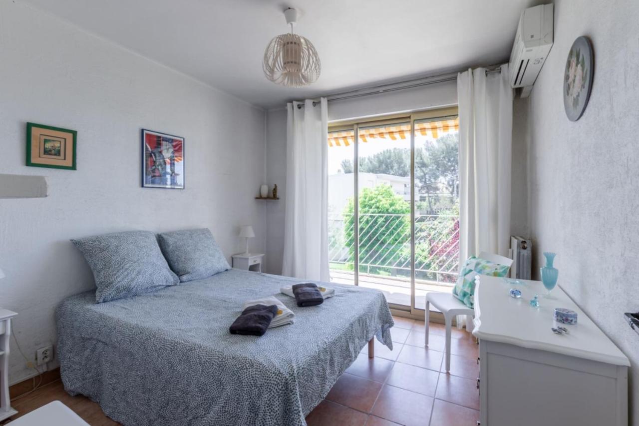 Bright 3 Apartment Near The Sea With Balcony - B&B Six-Fours-les-Plages