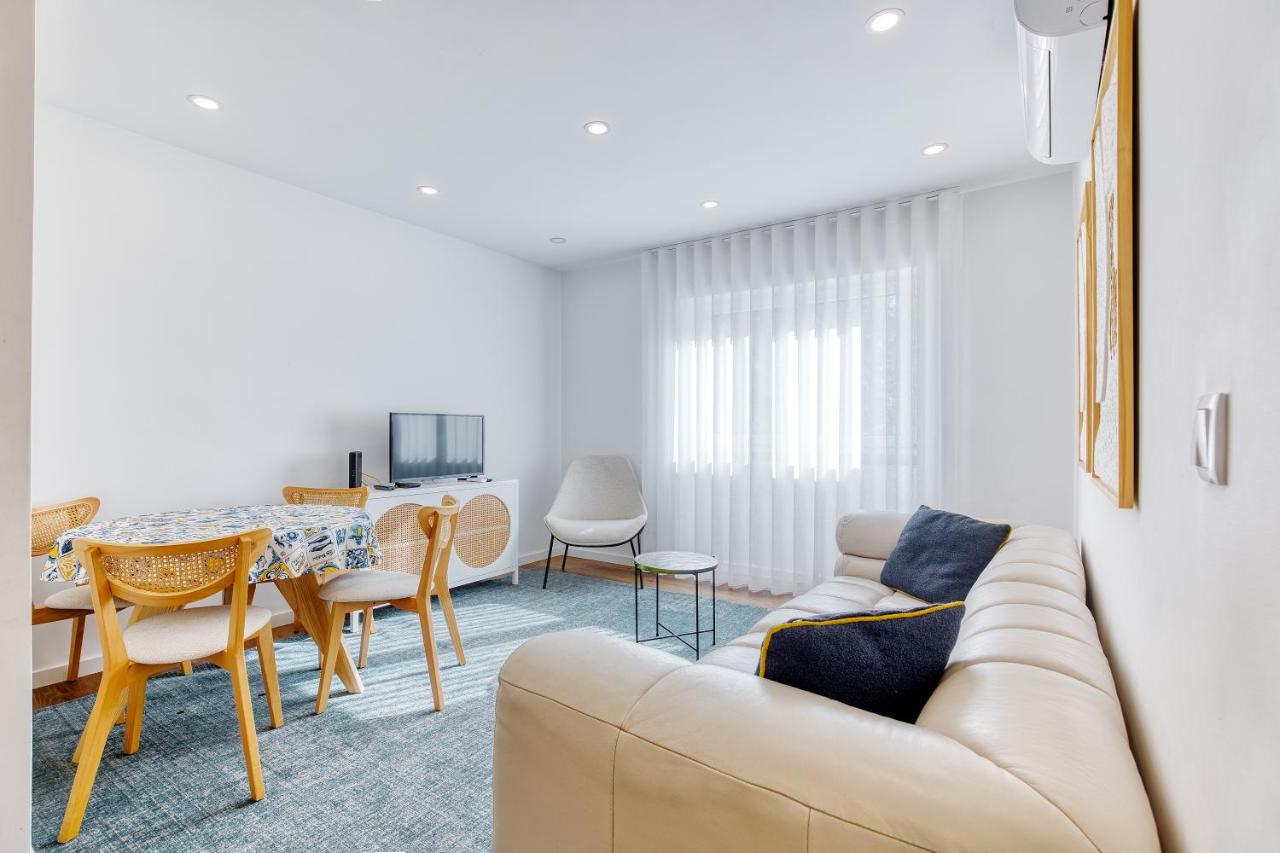 Vita Portucale ! Almada Chic Design 3BR - B&B Almada