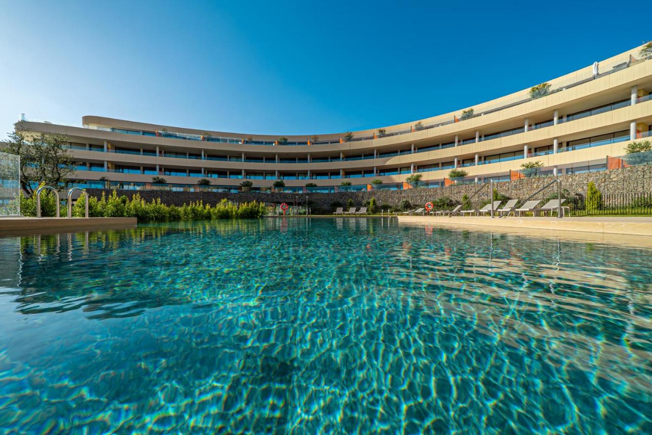 Modern apartment in prestigious el Higueron - B&B Fuengirola