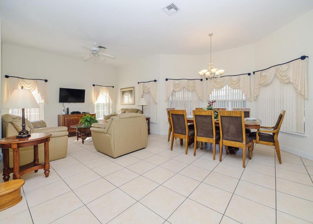 South Facing Large Pool Spa Villa 5 Beds 5 Baths 2 king Master Ensuites and close to Disney - B&B Davenport