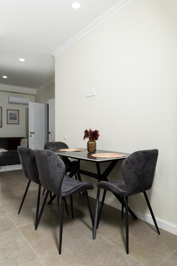 Sunset Park Retreat - Stunning City View - Ferienwohnung Chişinău