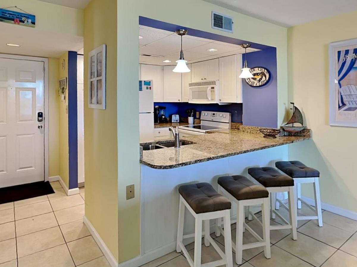 Poolside Paradise - Bed and Breakfast North Topsail Beach