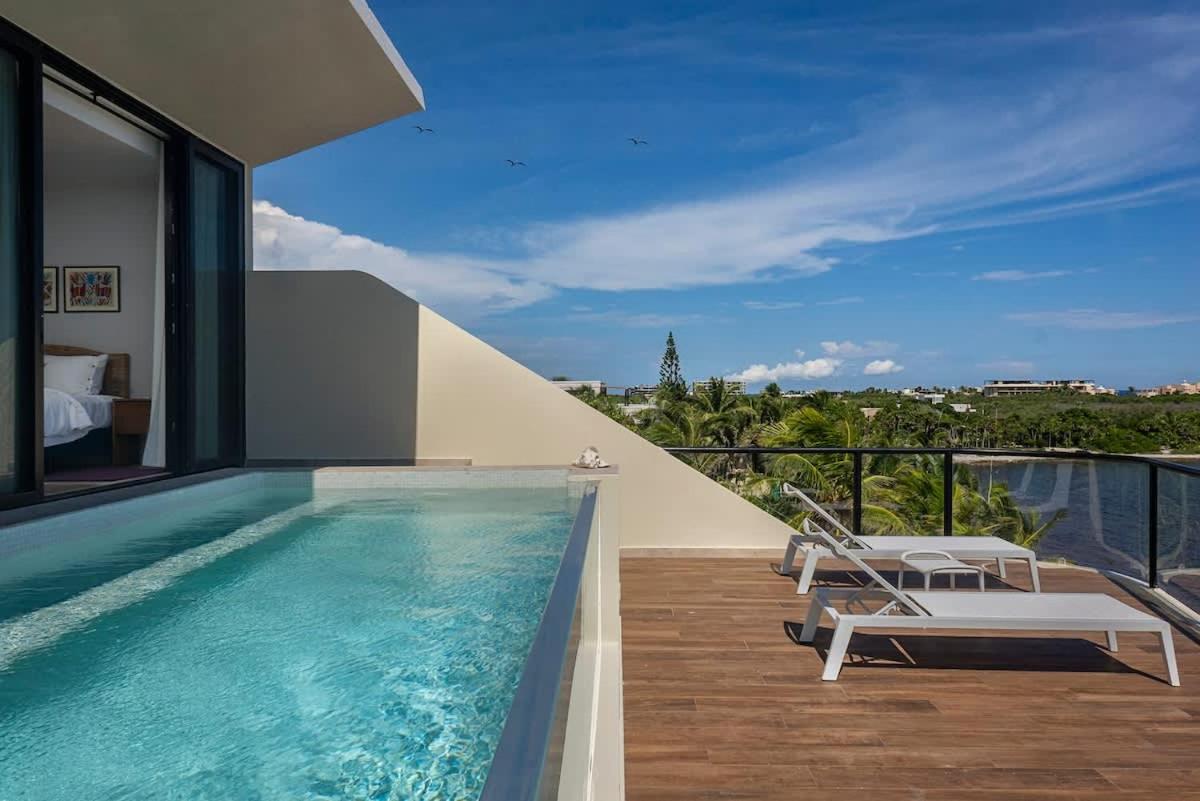 Beachfront 2BR Condo, Private Pool & Tankah Bay - Bed and Breakfast Tulum