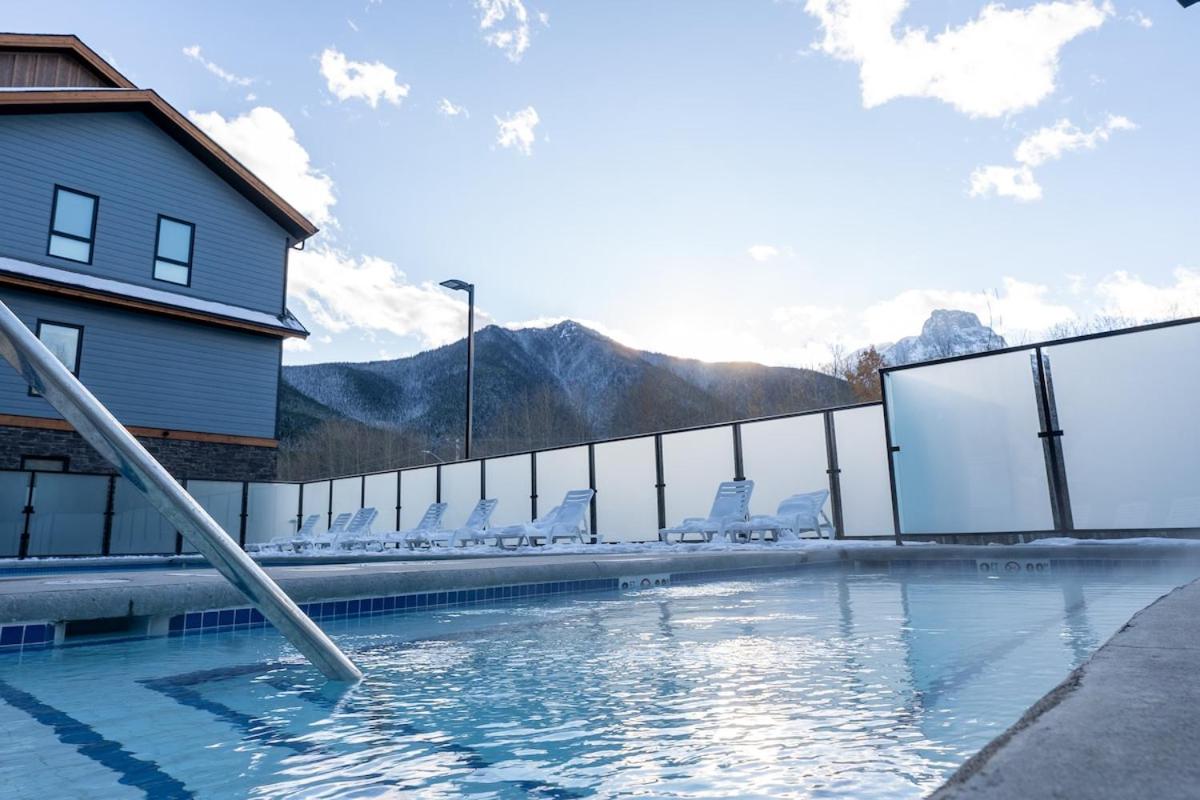 Rockies Retreat Getaway Heated Pool &Hot Tub Gym - B&B Dead Man's Flats