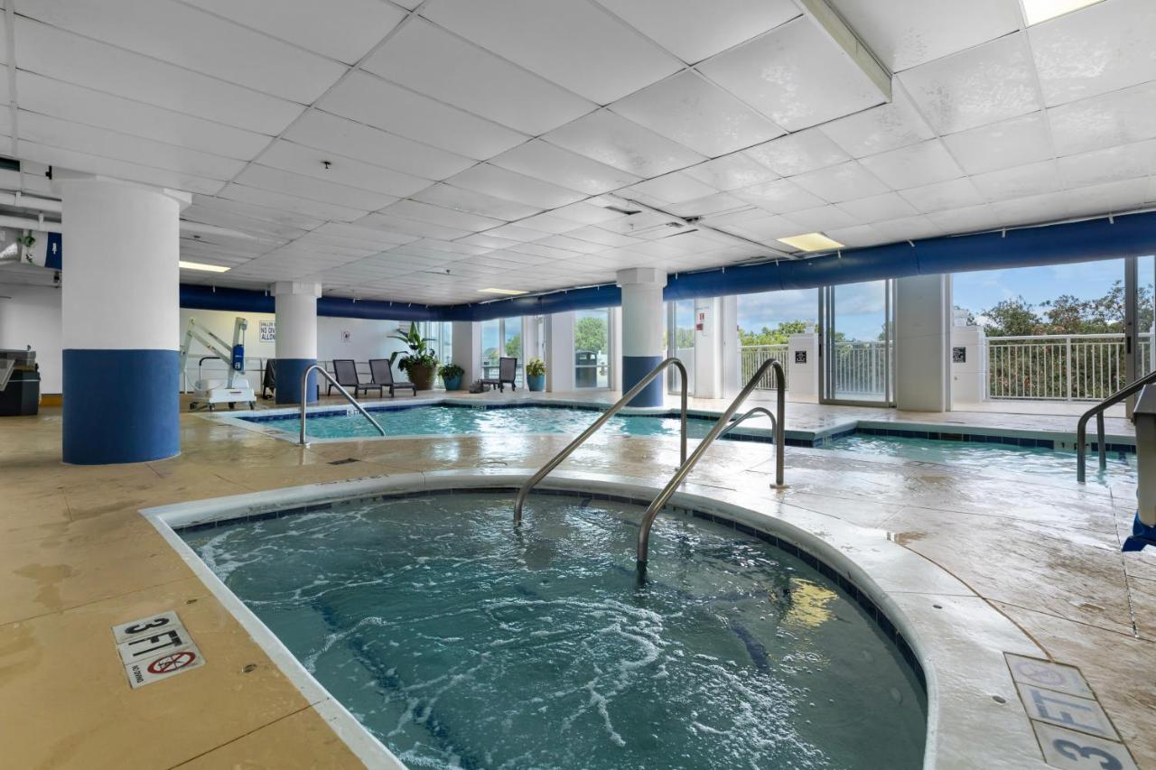 Steps to Beach, Year-Round Fun, Ocean Views, Indoor Outdoor Pools, Hot Tub - B&B Myrtle Beach